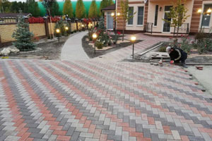 Укладка тротуарной плитки в Яхроме